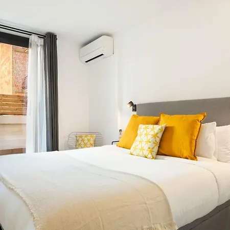 Amazing 3 Bedroom With Terrace In Poble-sec Apartment