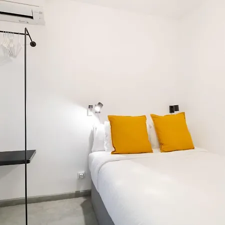 Apartment Amazing 3 Bedroom With Terrace In Poble-sec *