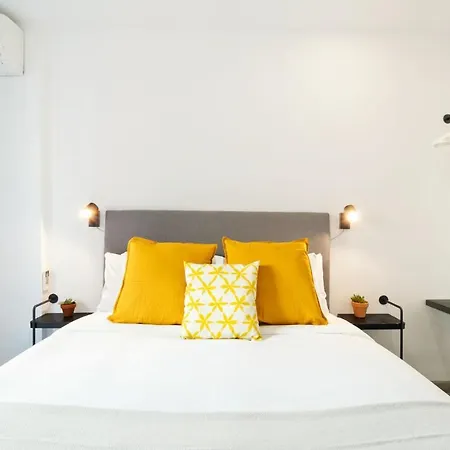 Amazing 3 Bedroom With Terrace In Poble-sec Barcelona