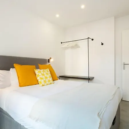 Amazing 3 Bedroom With Terrace In Poble-sec
