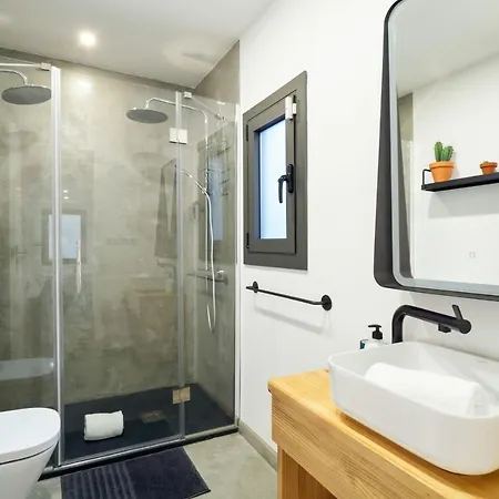 Amazing 3 Bedroom With Terrace In Poble-sec *