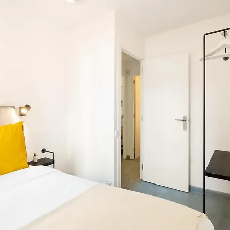 Amazing 3 Bedroom With Terrace In Poble-sec Apartment